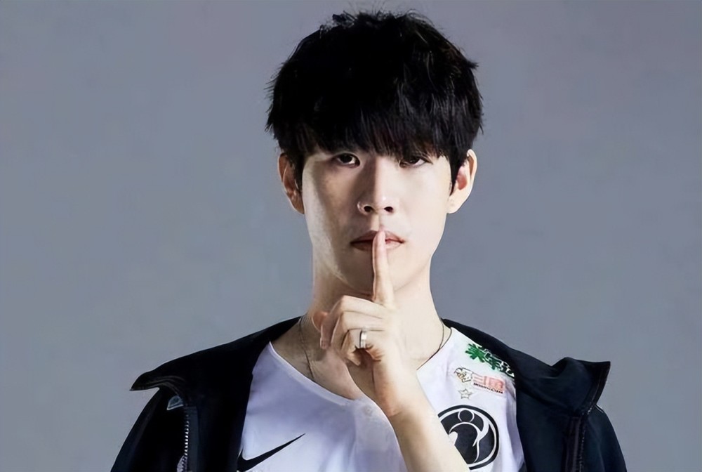 37岁德约澳网因伤退赛 无缘冲击个人第25个大满贯央视新闻客户端.